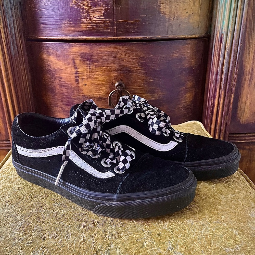 Vans Black and White Athletic Shoes Women’s 7.5